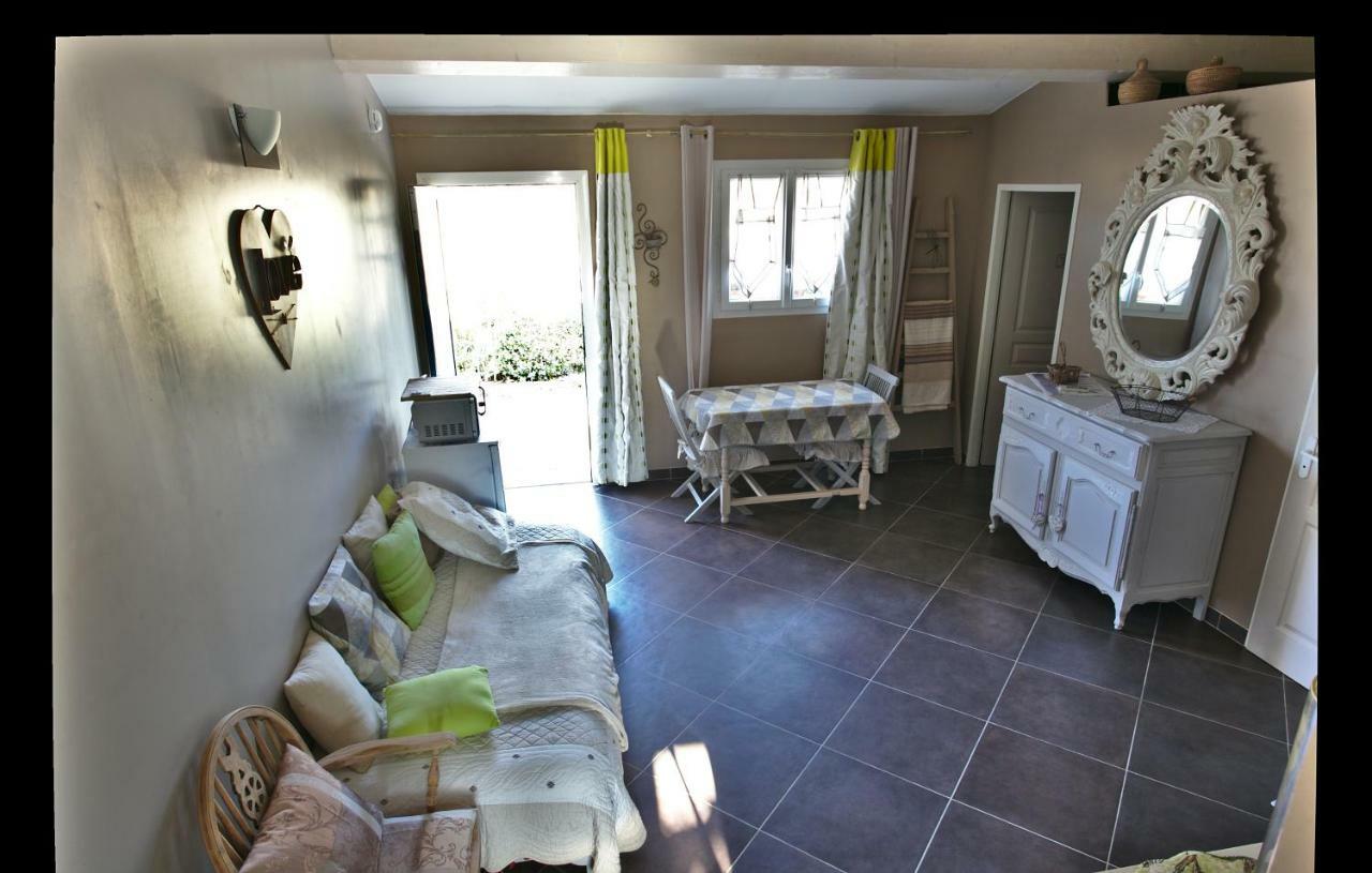 La Bastide Des Sources Bed & Breakfast Le Castellet  Exterior photo