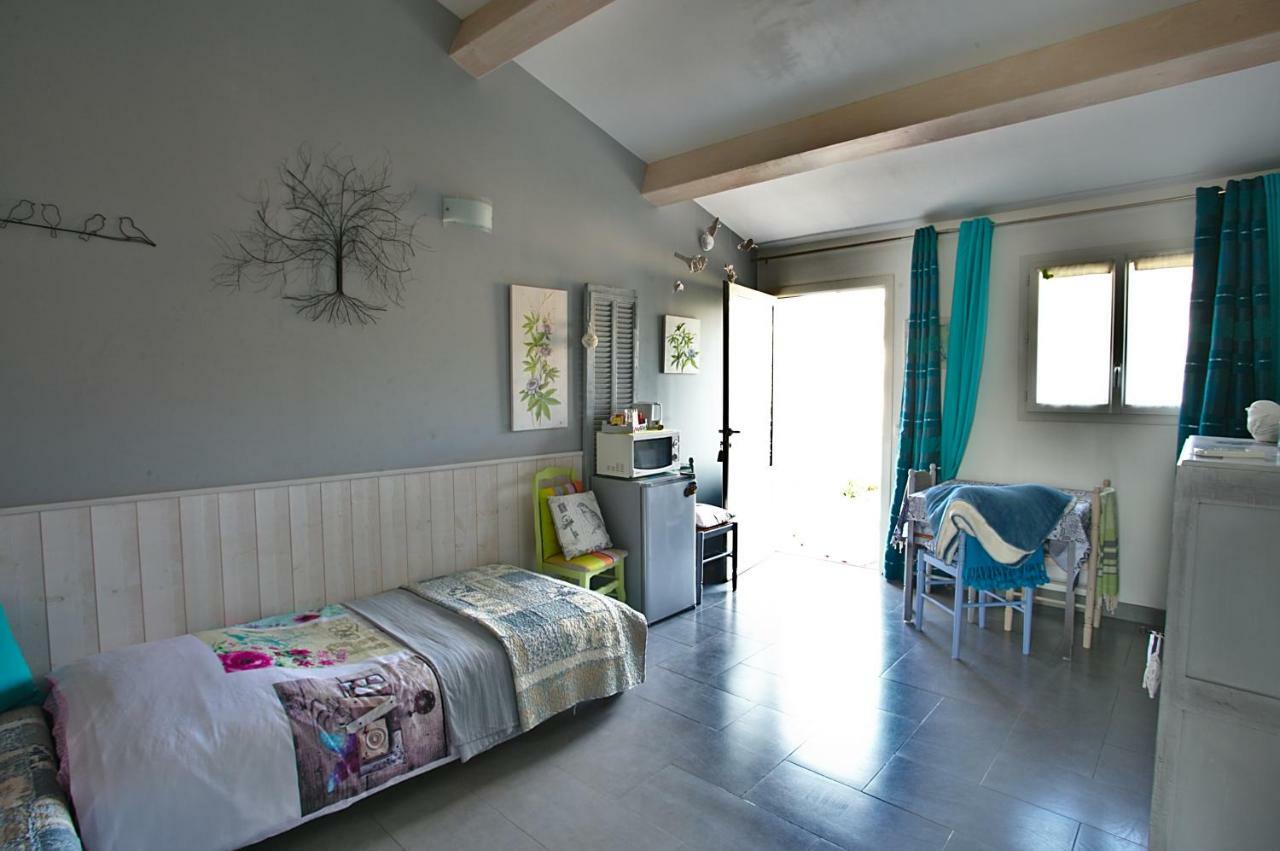 La Bastide Des Sources Bed & Breakfast Le Castellet  Exterior photo